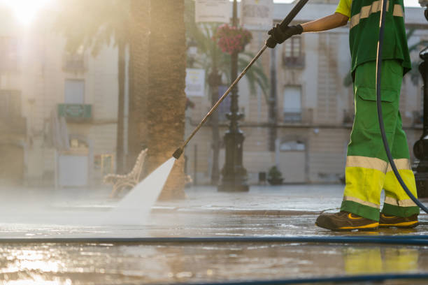 Best Commercial Pressure Washing in Saylorville, IA